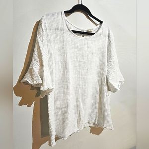 White Cynthia Rowley tunic with flared sleeves